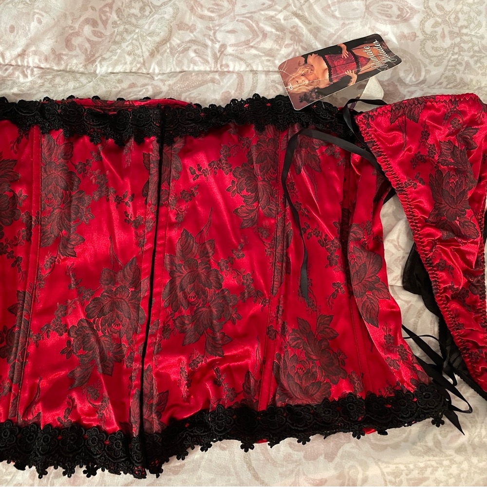 5X Black and Red Floral Print Bustier with Thong